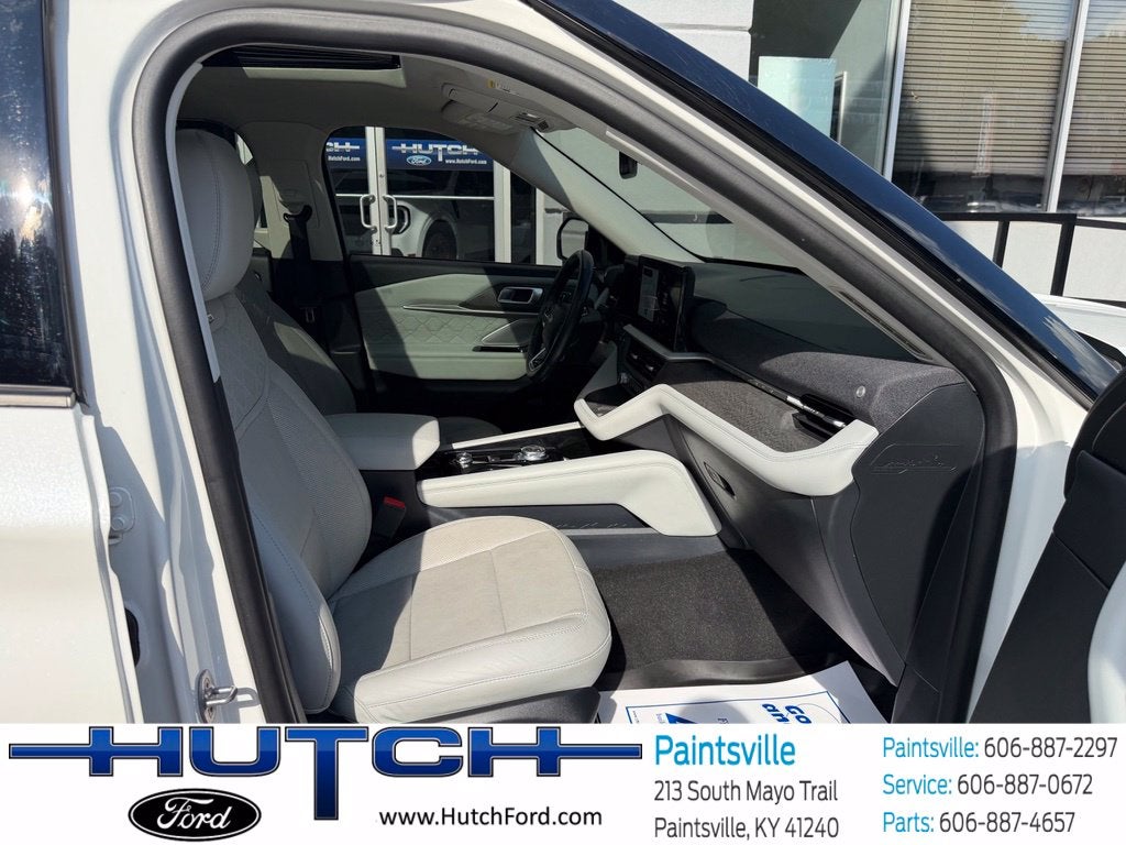 2025 Ford Explorer Platinum