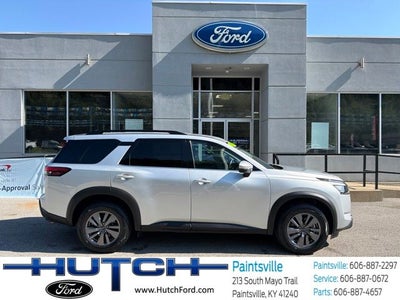 2025 Nissan Pathfinder SV