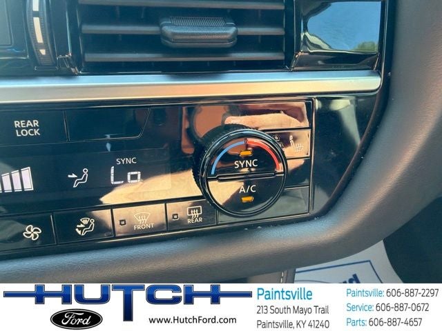 2025 Nissan Pathfinder SV