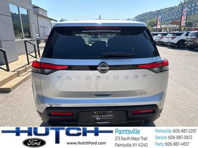 2025 Nissan Pathfinder SV