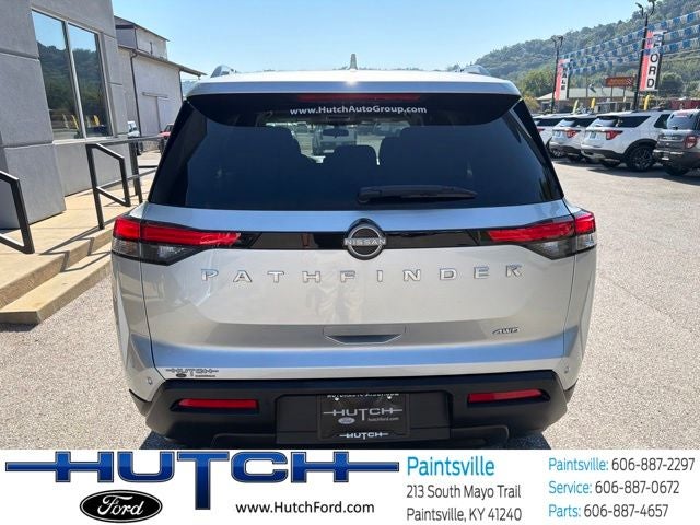 2025 Nissan Pathfinder SV