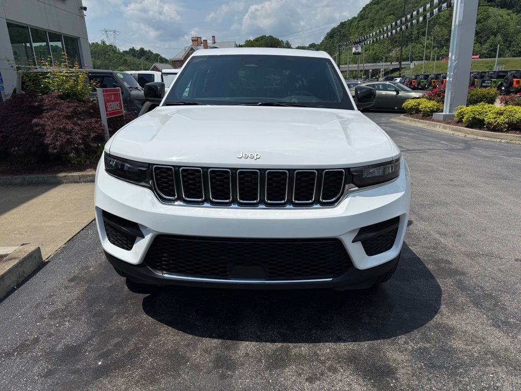 2026 Jeep Grand Cherokee GRAND CHEROKEE LAREDO 4X4