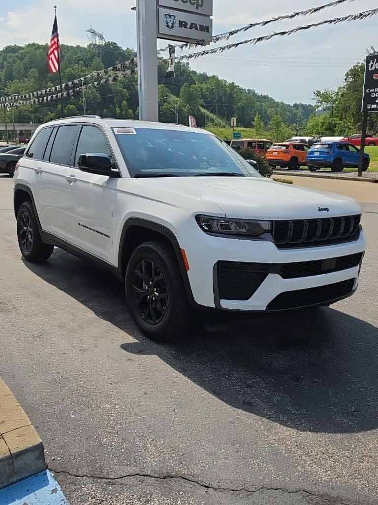 2026 Jeep Grand Cherokee GRAND CHEROKEE LAREDO ALTITUDE 4X4