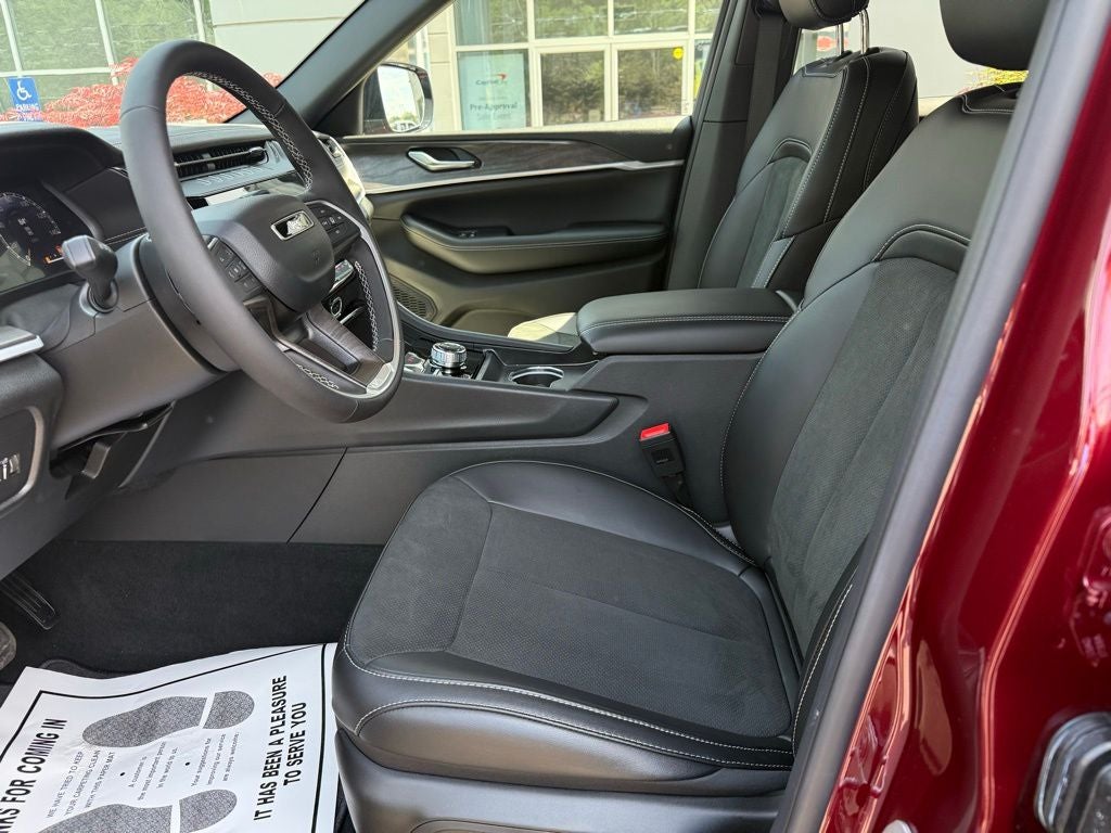 2026 Jeep Grand Cherokee GRAND CHEROKEE L LAREDO ALTITUDE 4X4