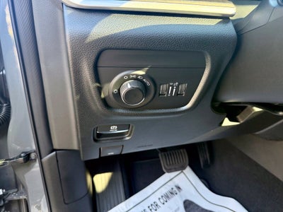 2027 Jeep Grand Cherokee GRAND CHEROKEE L LAREDO ALTITUDE 4X4