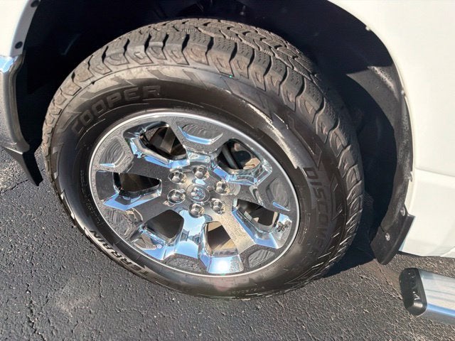 2022 RAM 1500 Big Horn Crew Cab 4x4 5'7' Box