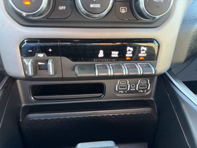 2022 RAM 1500 Big Horn Crew Cab 4x4 5'7' Box