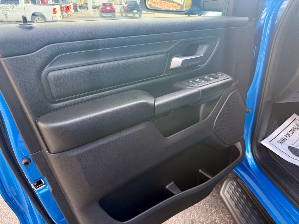 2026 RAM Ram 1500 RAM 1500 EXPRESS CREW CAB 4X4 5'7' BOX