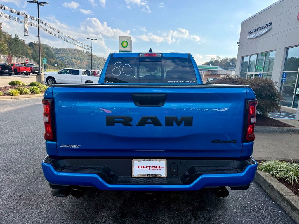 2026 RAM Ram 1500 RAM 1500 EXPRESS CREW CAB 4X4 5'7' BOX
