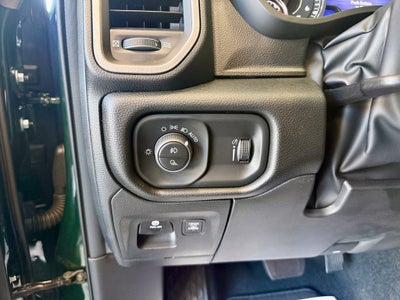 2027 RAM Ram 1500 RAM 1500 EXPRESS CREW CAB 4X4 5'7' BOX