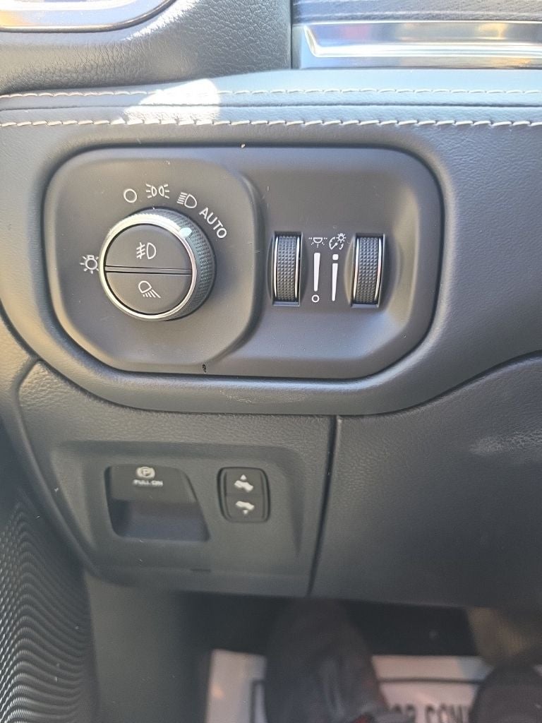 2021 RAM 1500 Limited Crew Cab 4x4 5'7' Box