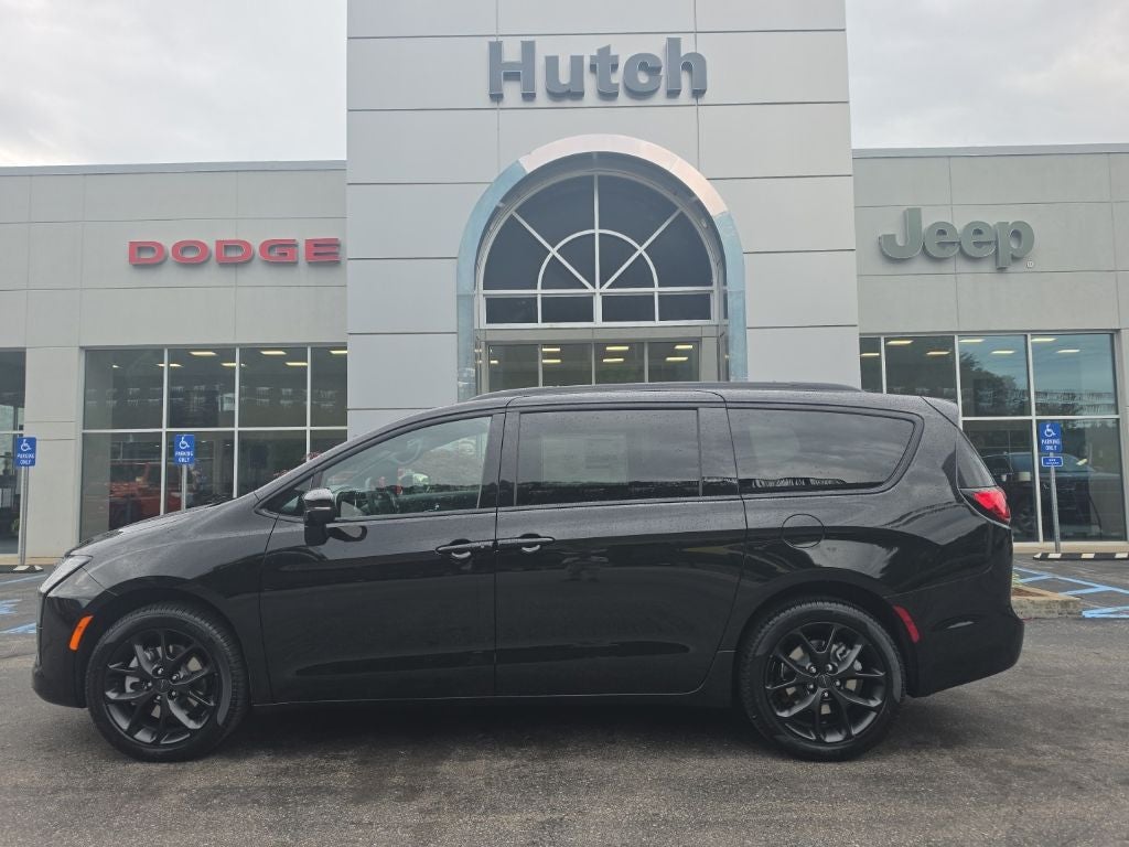 2027 Chrysler Pacifica PACIFICA LIMITED AWD