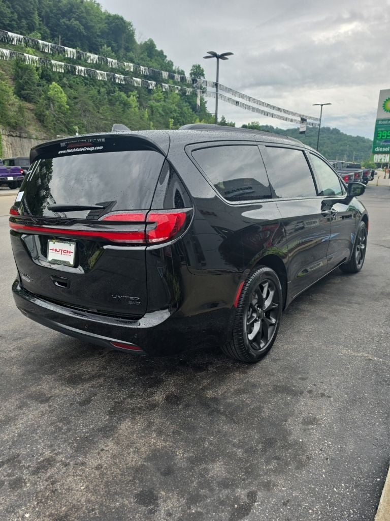 2027 Chrysler Pacifica PACIFICA LIMITED AWD