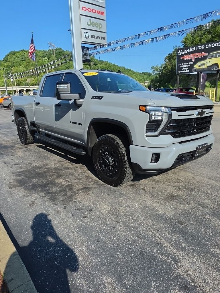 2024 Chevrolet Silverado 2500HD 4WD Crew Cab Standard Bed LT