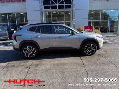 2024 Volvo XC40 B5 Ultimate Bright Theme