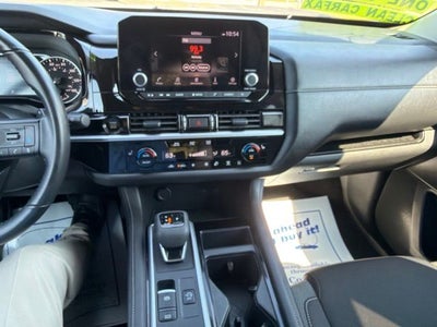 2025 Nissan Pathfinder SV