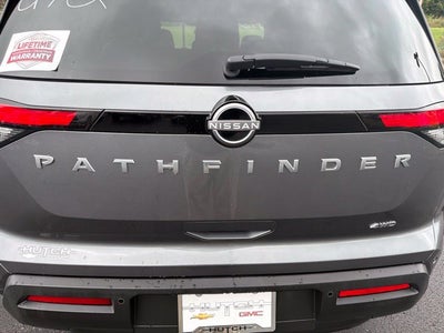 2025 Nissan Pathfinder SV