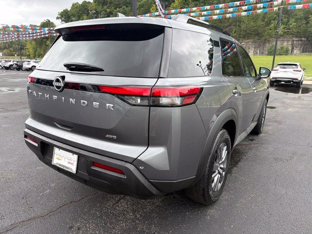 2025 Nissan Pathfinder SV