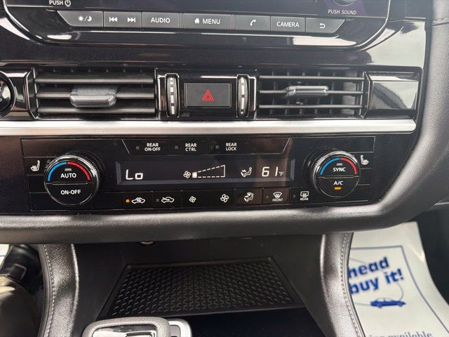 2025 Nissan Pathfinder SV